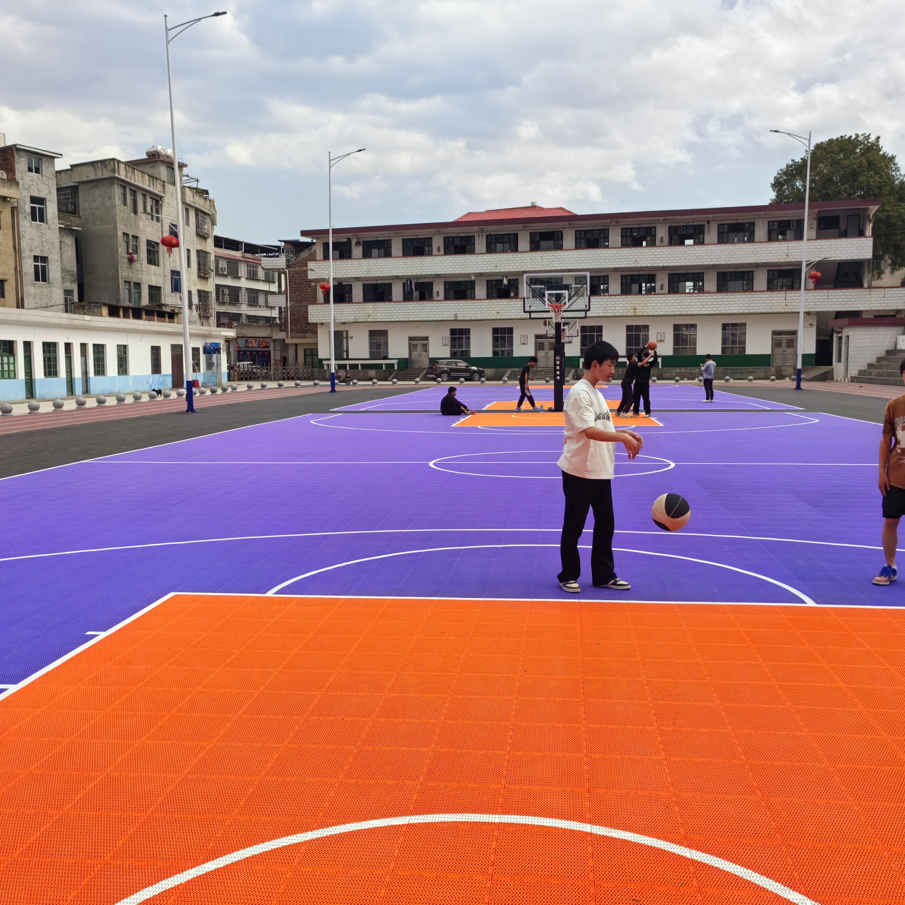 Modern Outdoor Sport Court Til - огляд і ціна Outdoor Sport Floor Tiles