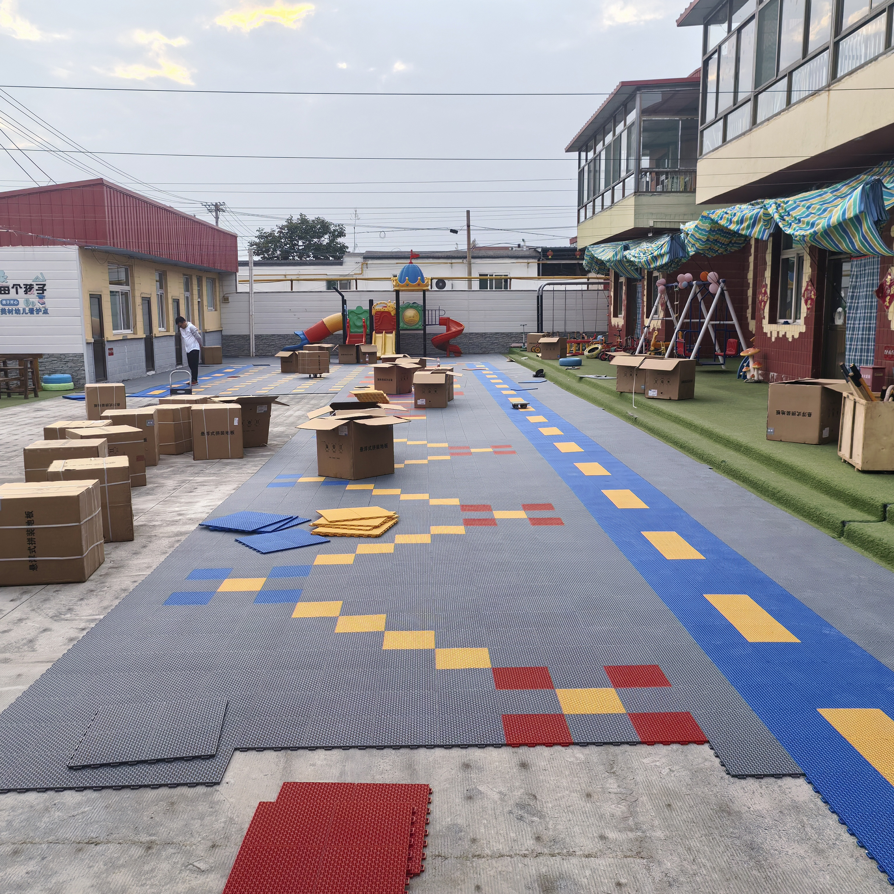 OEM Customized Indoor/Outdoor  - огляд і ціна Outdoor Sport Court Flooring
