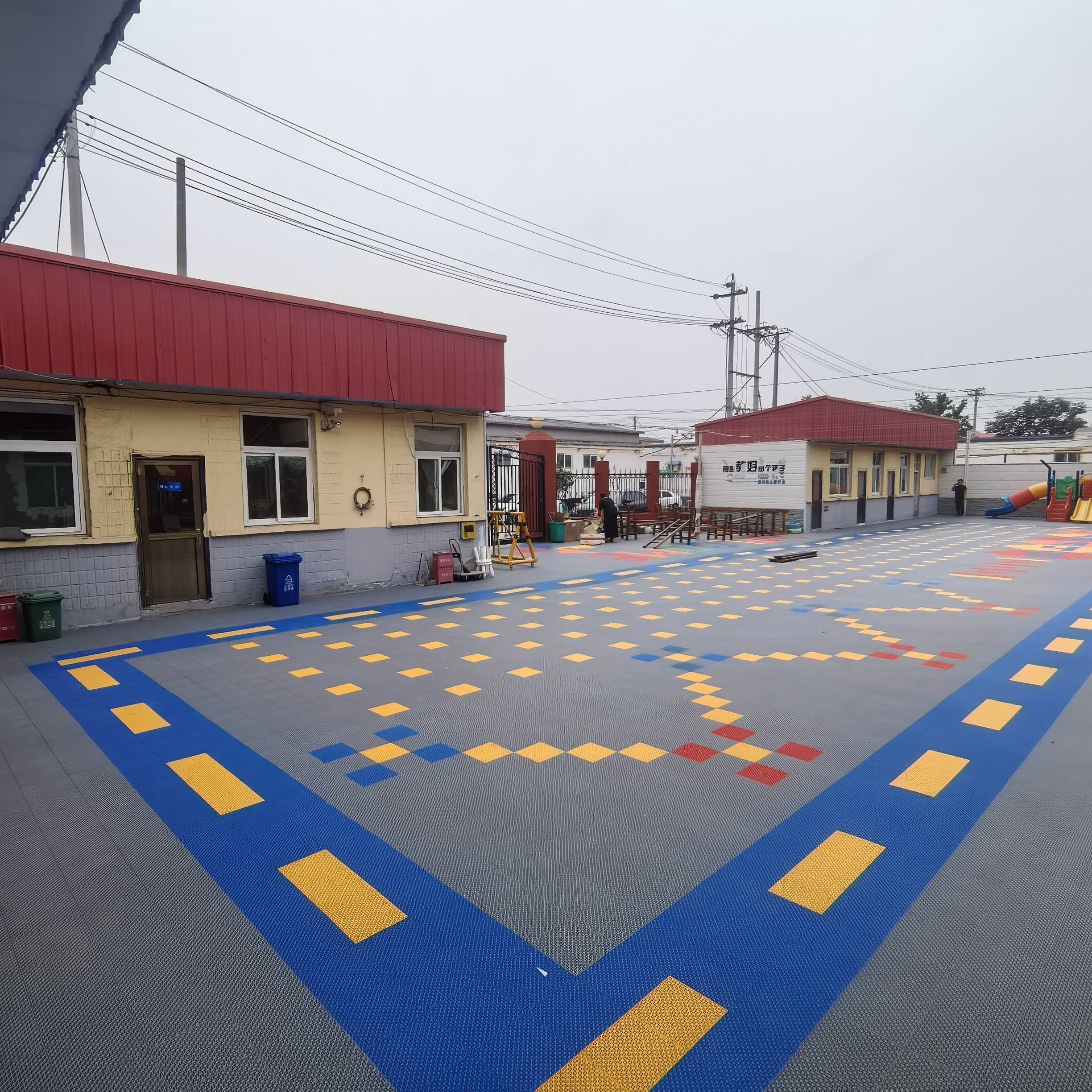 OEM Customized Indoor/Outdoor  - огляд і ціна Outdoor Sport Court Flooring